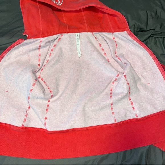 2/$75 Lululemon Scuba Hoodie Size 6 - Picture 3 of 4